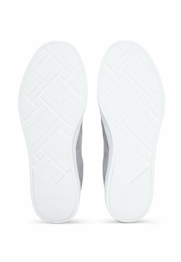Tommy Hilfiger LUXE EMBOSSED LOGO