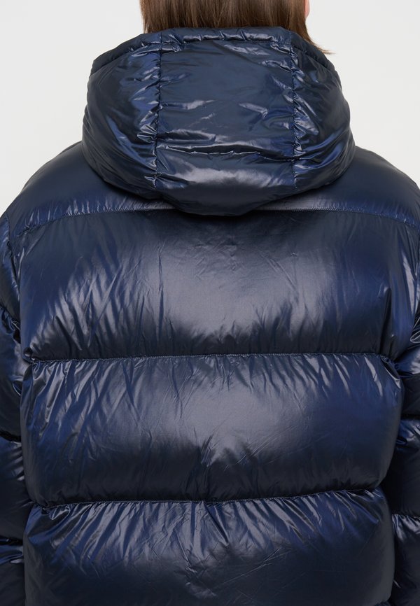 EA7 Emporio Armani