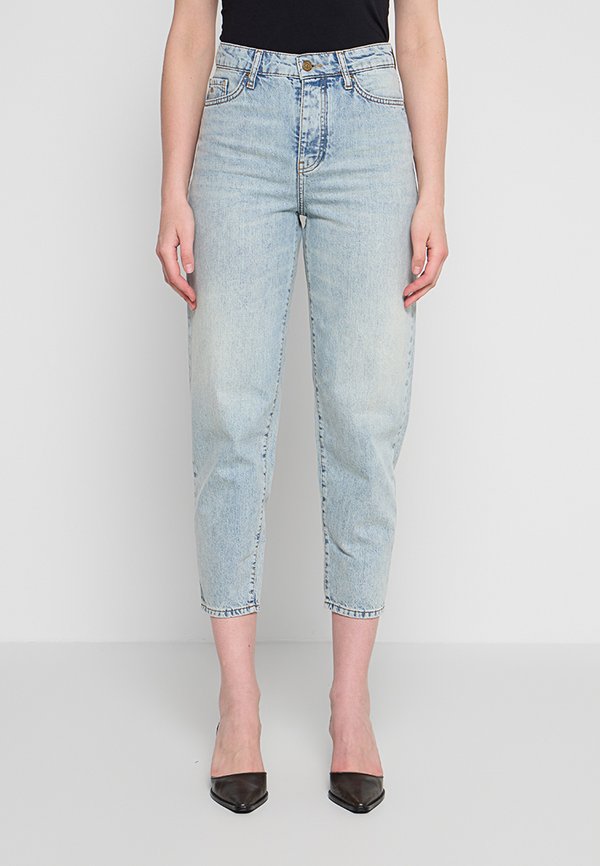 Armani Exchange