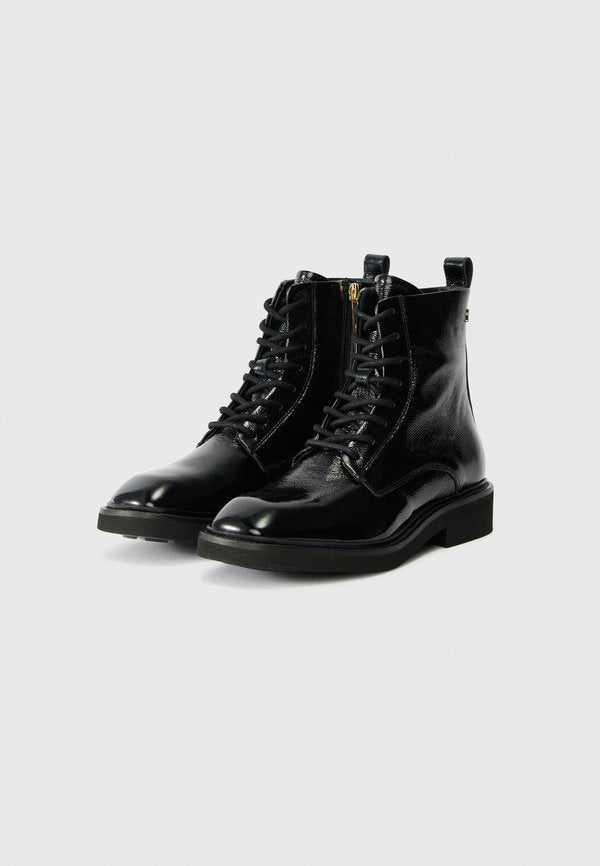 Tommy Hilfiger CRINKLE LEATHER LACE-UP ANKLE BOOTS