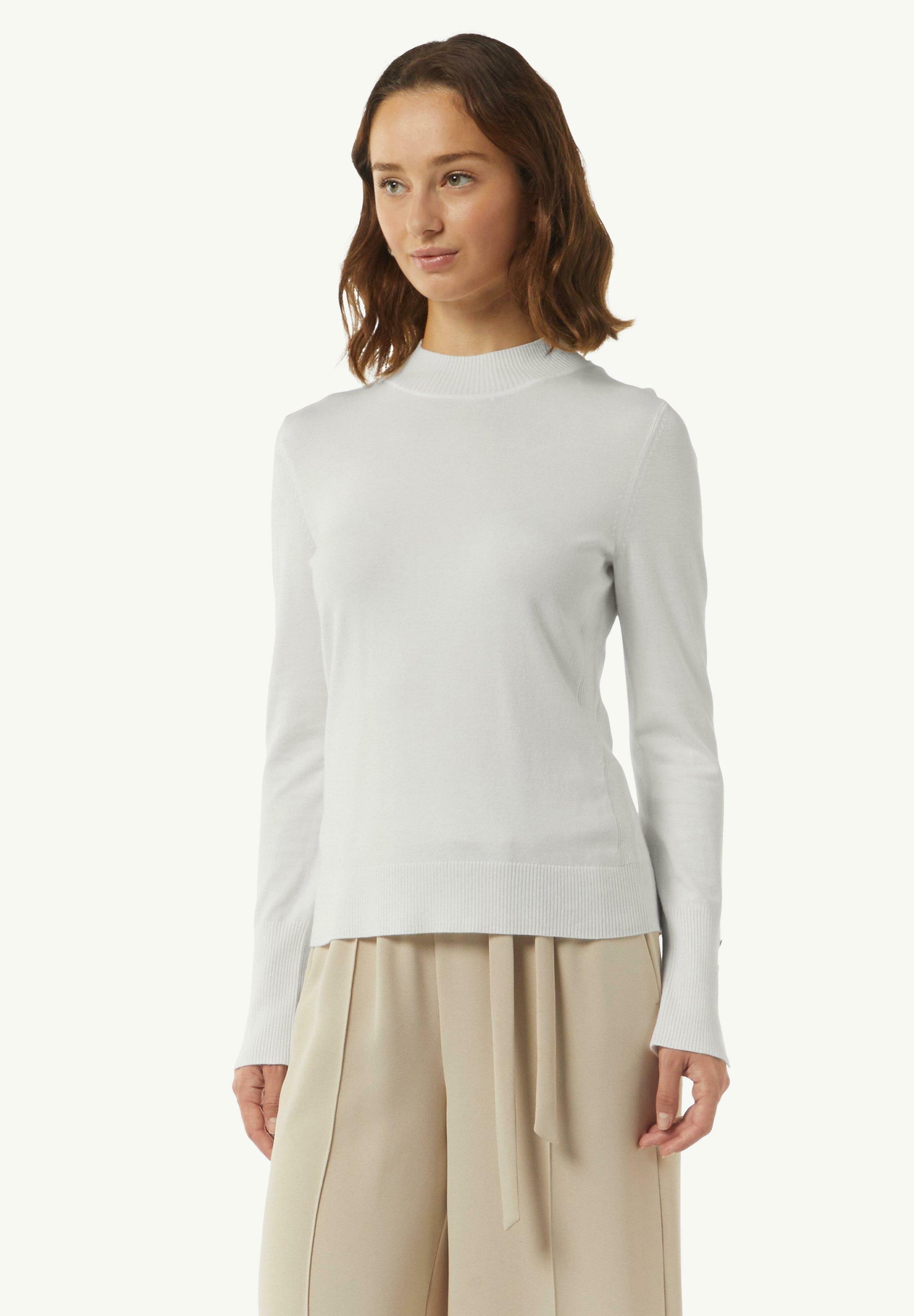 MIT TURTLENECK Media 3