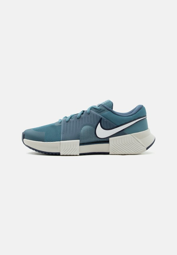 Nike Performance GP CHALLENGE 1.5 CLAY - Multicourt tennis shoes - smokey blue/white/light bone/new slate