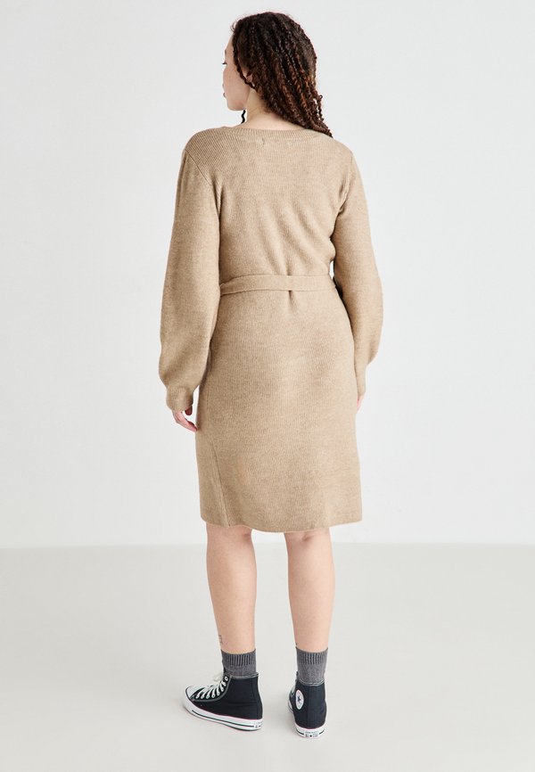 Vero Moda Curve VMCPIPPA -NECK DRESS