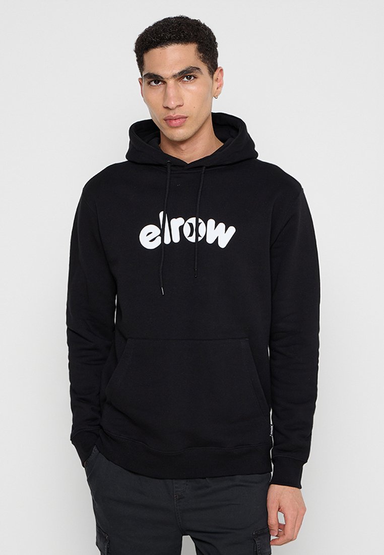 Schwarzer Hoodie aus weichem Material mit einem weißen Logo "elrow" über der Brust, verstellbaren Kordeln und einer Vorderentasche.