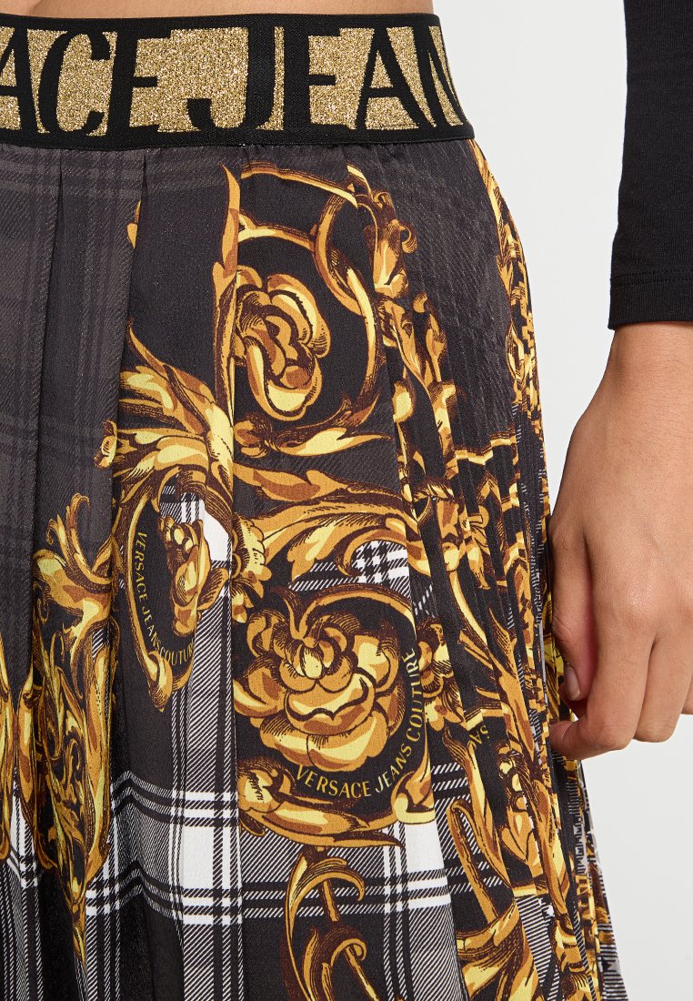 Versace Jeans Couture