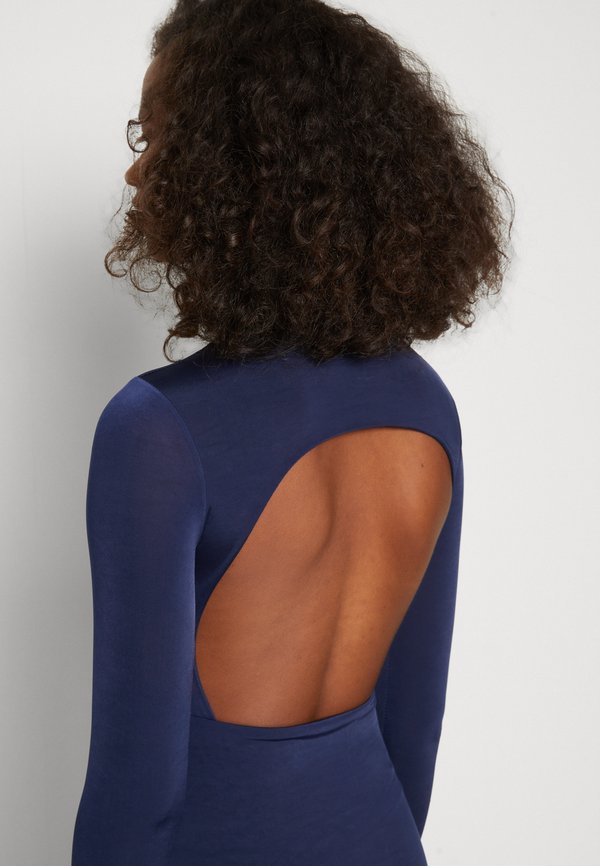 WAL G. TAZ BACKLESS MIDI DRESS