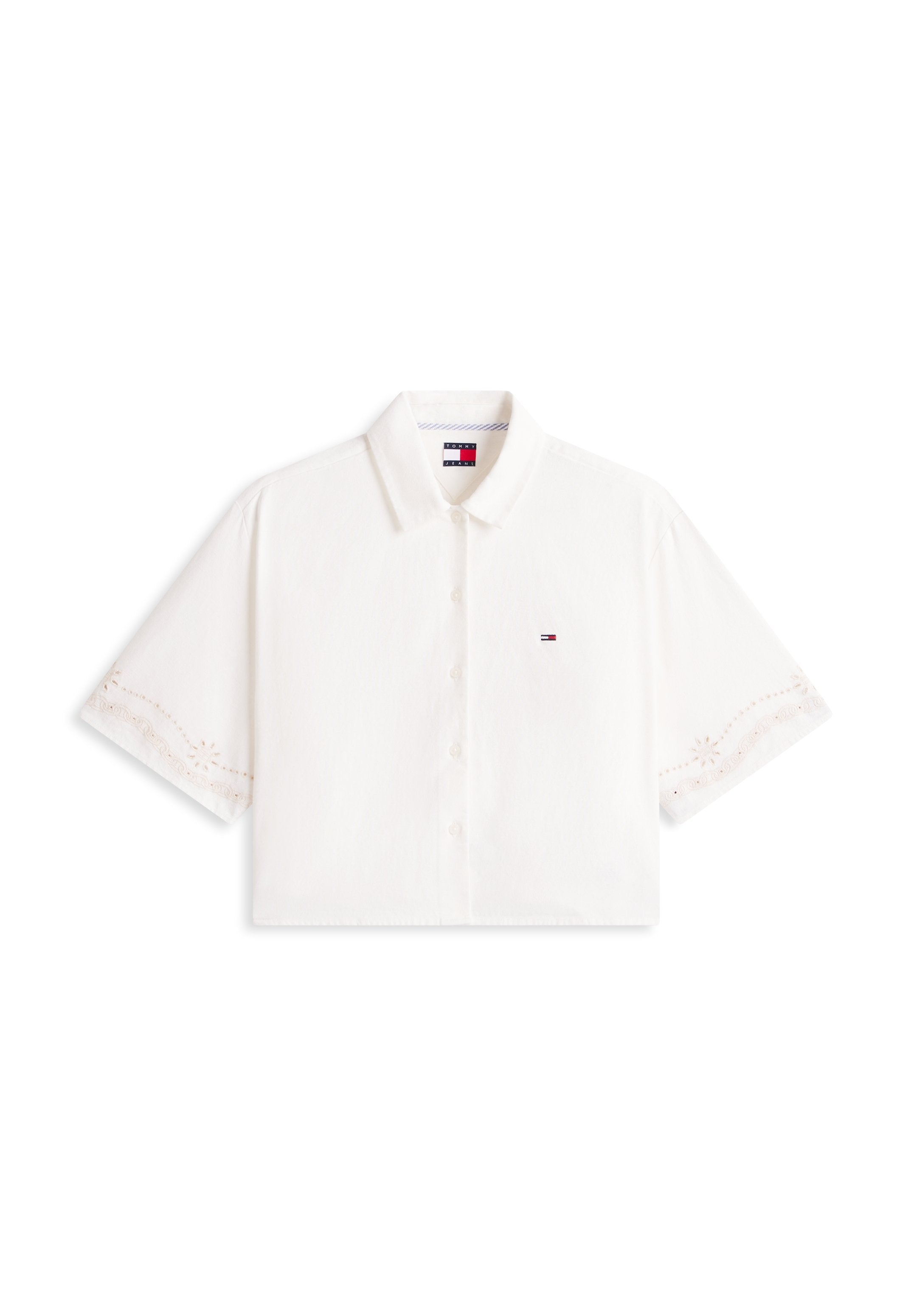 Weißes Kurzarm-Hemd mit Knopfleiste und Kragen, dezente bestickte Ärmelränder und ein kleines Tommy Hilfiger Logo auf der Brust.