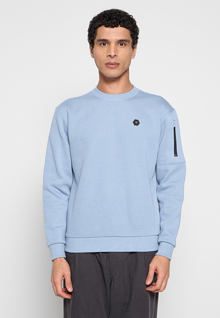 CREWNECK Media 1