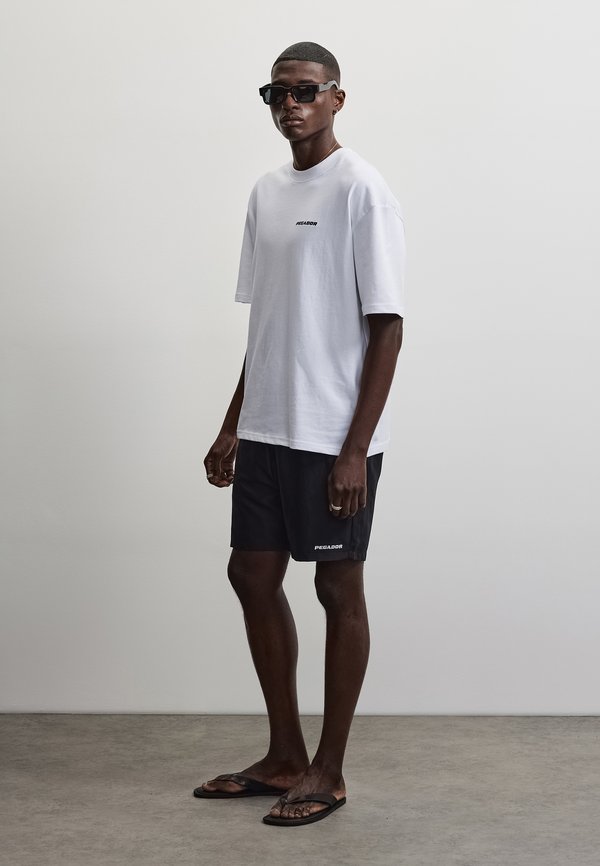 Pegador LOGO OVERSIZED TEE
