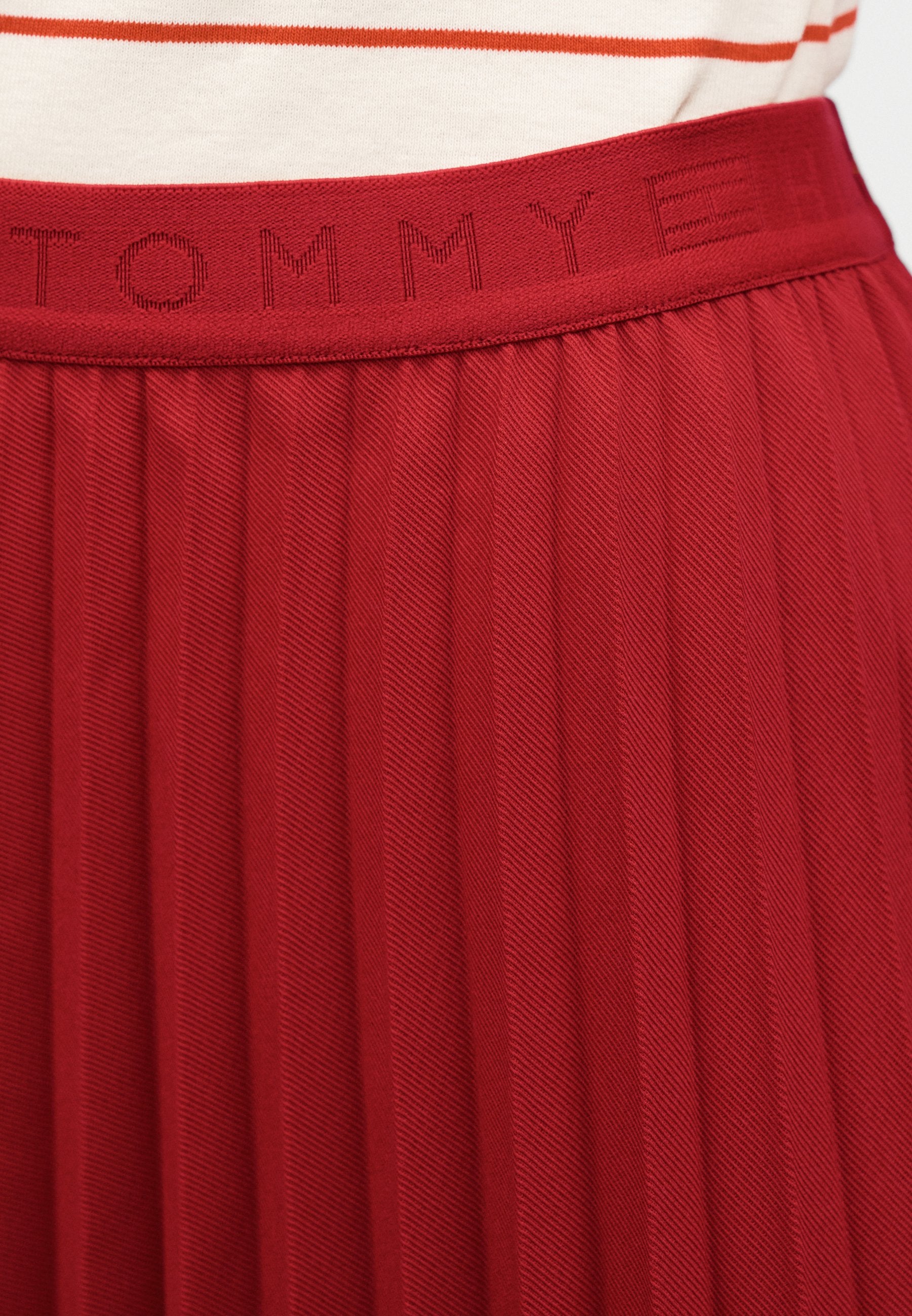 PLEATED TWILL MIDI SKIRT Media 6