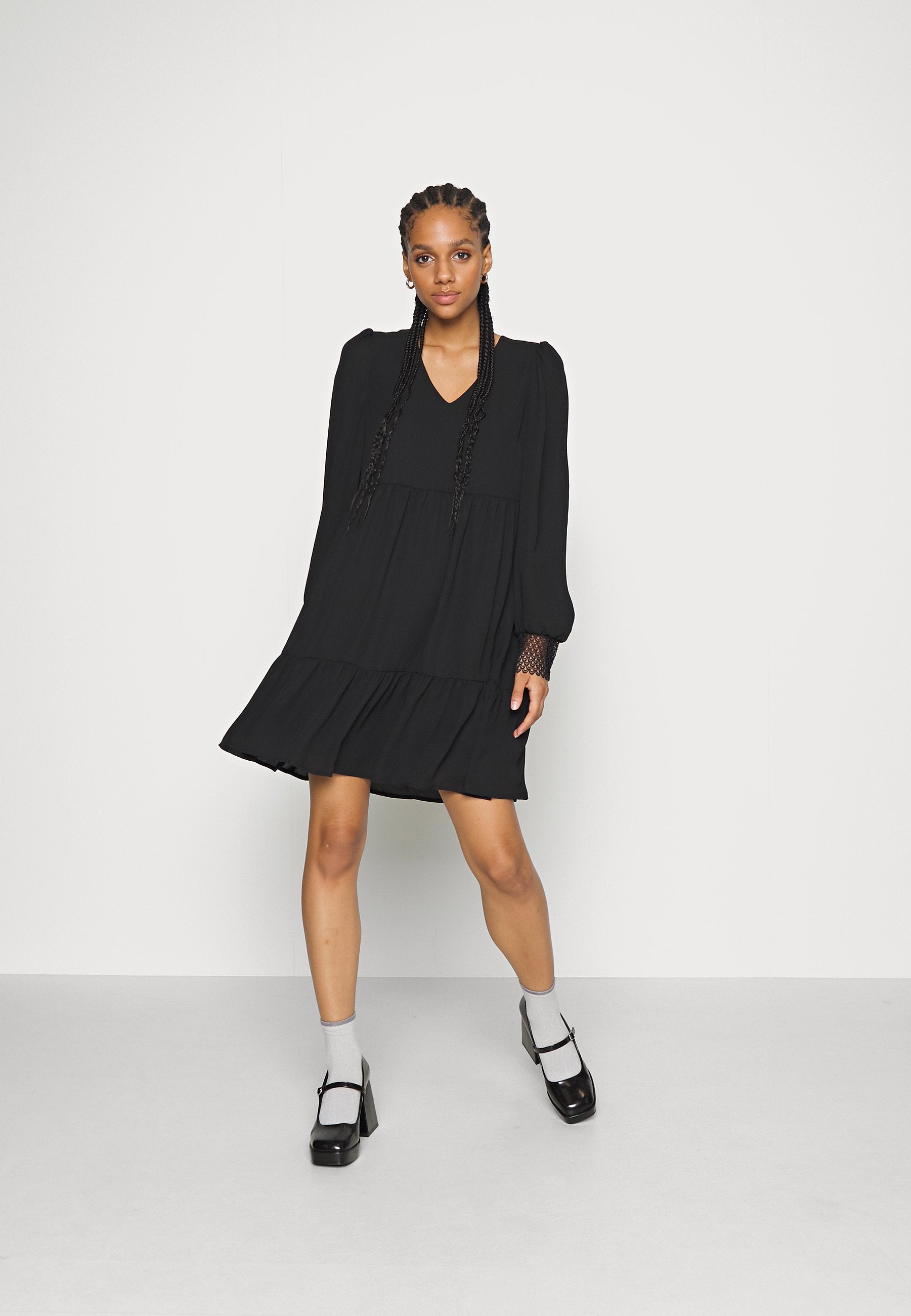 ONLTRINE DRESS Media 2