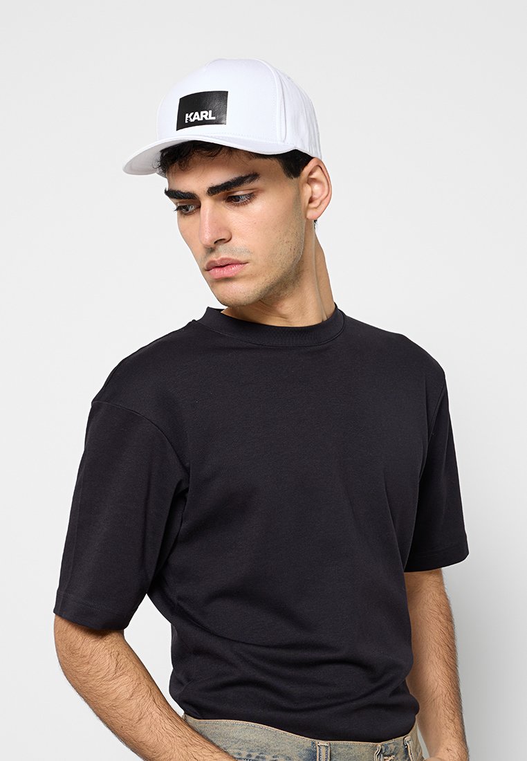 KARL LAGERFELD Cap Media 2