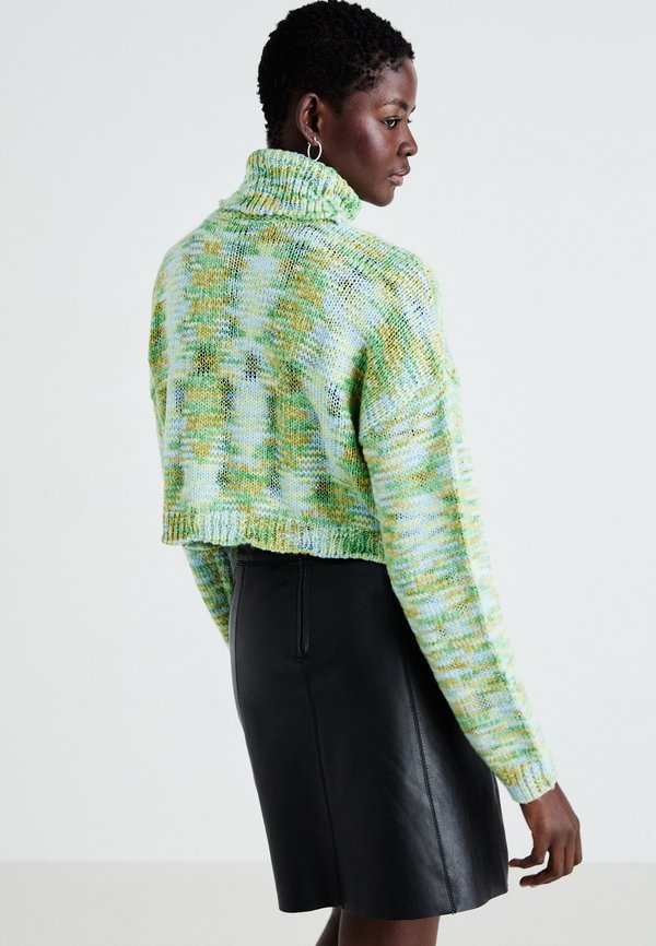 ONLY ONLELOISE CROP ROLLNECK
