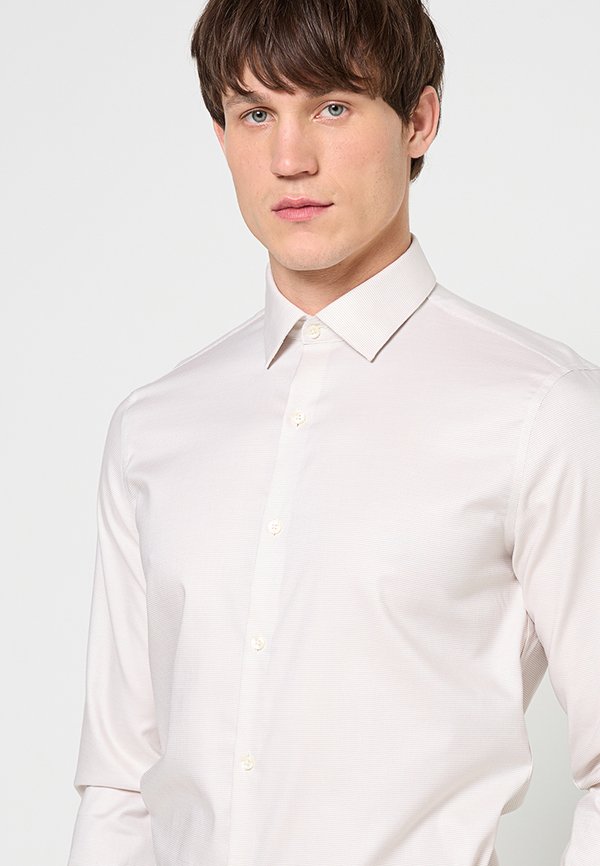 Calvin Klein SLIM FIT