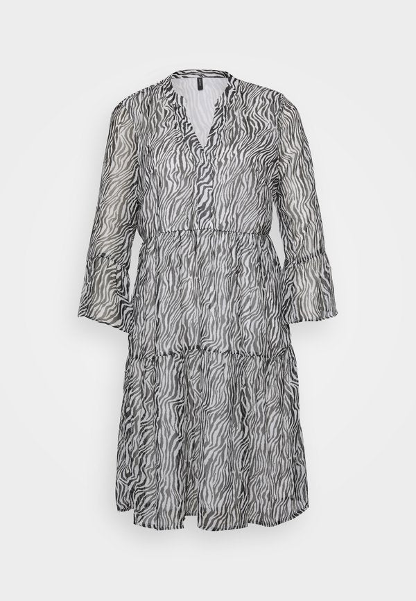Vero Moda Tall VMSMILLA 3/4 SHORT DRESS