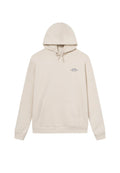 Beige Kapuzenpullover mit einer vorderen Kängurutasche, verstellbarem Kordelzug und kleinem blauen Logo auf der Brust. Weicher, glatter Stoff.