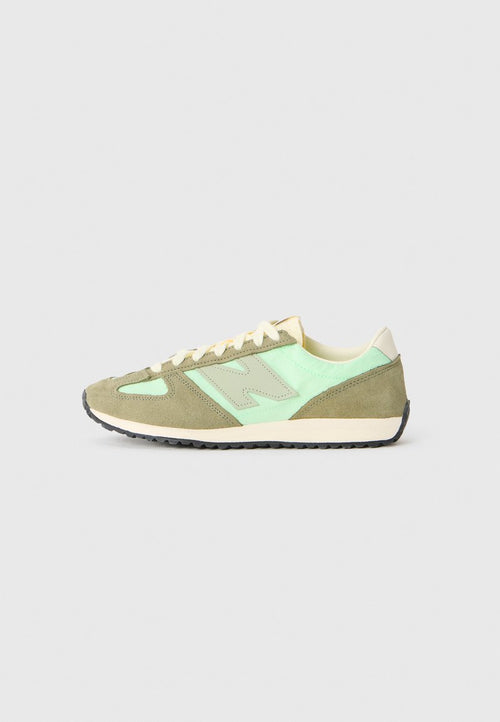 471 UNISEX Media 1
