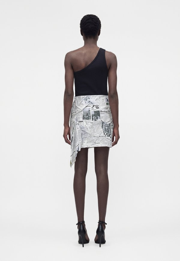 MOSCHINO GONNA