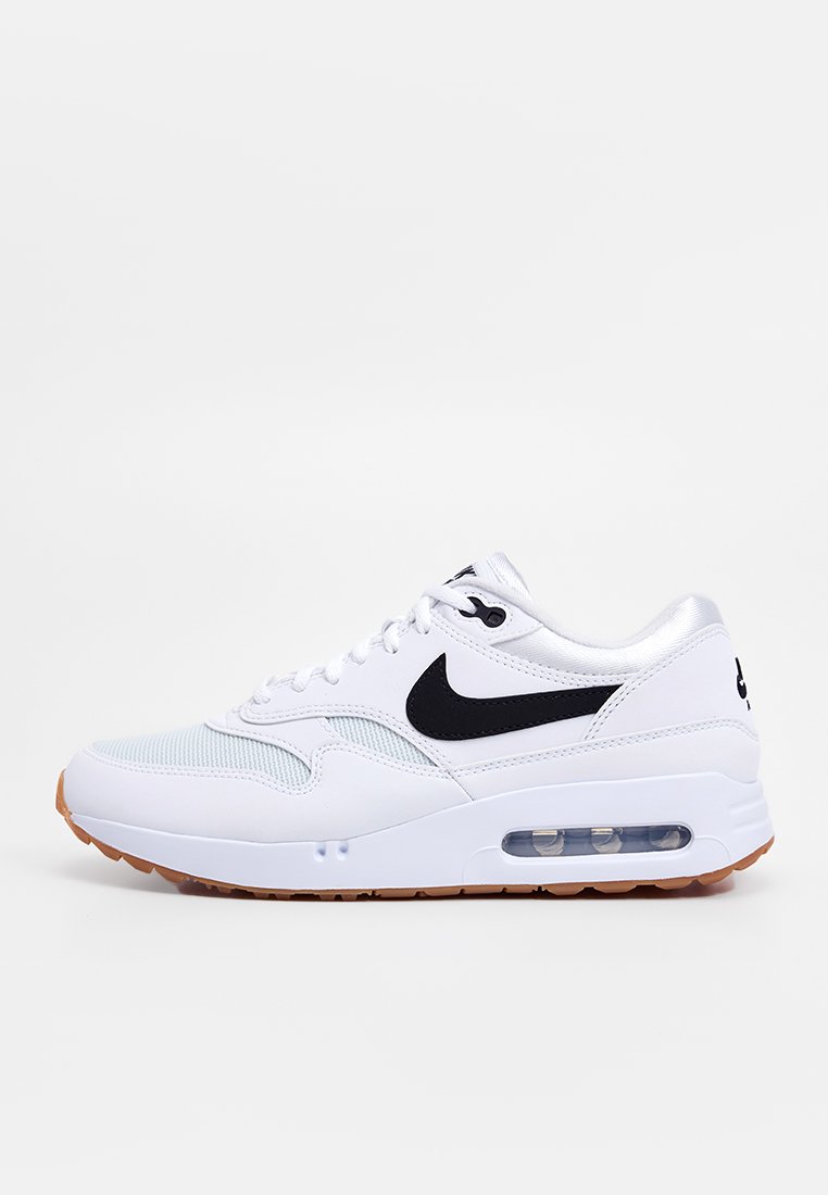 Nike Air Max Sneaker mit einem weißen Mesh-Obermaterial, schwarzem Logo, gepolstertem Schaft und einer halbtransparenten Luftdämpfungseinheit in der Sohle. Gummilaufsohle.
