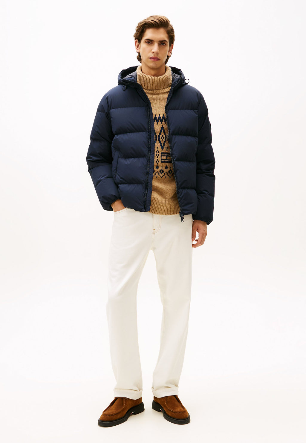HOODED PUFFER Media 2