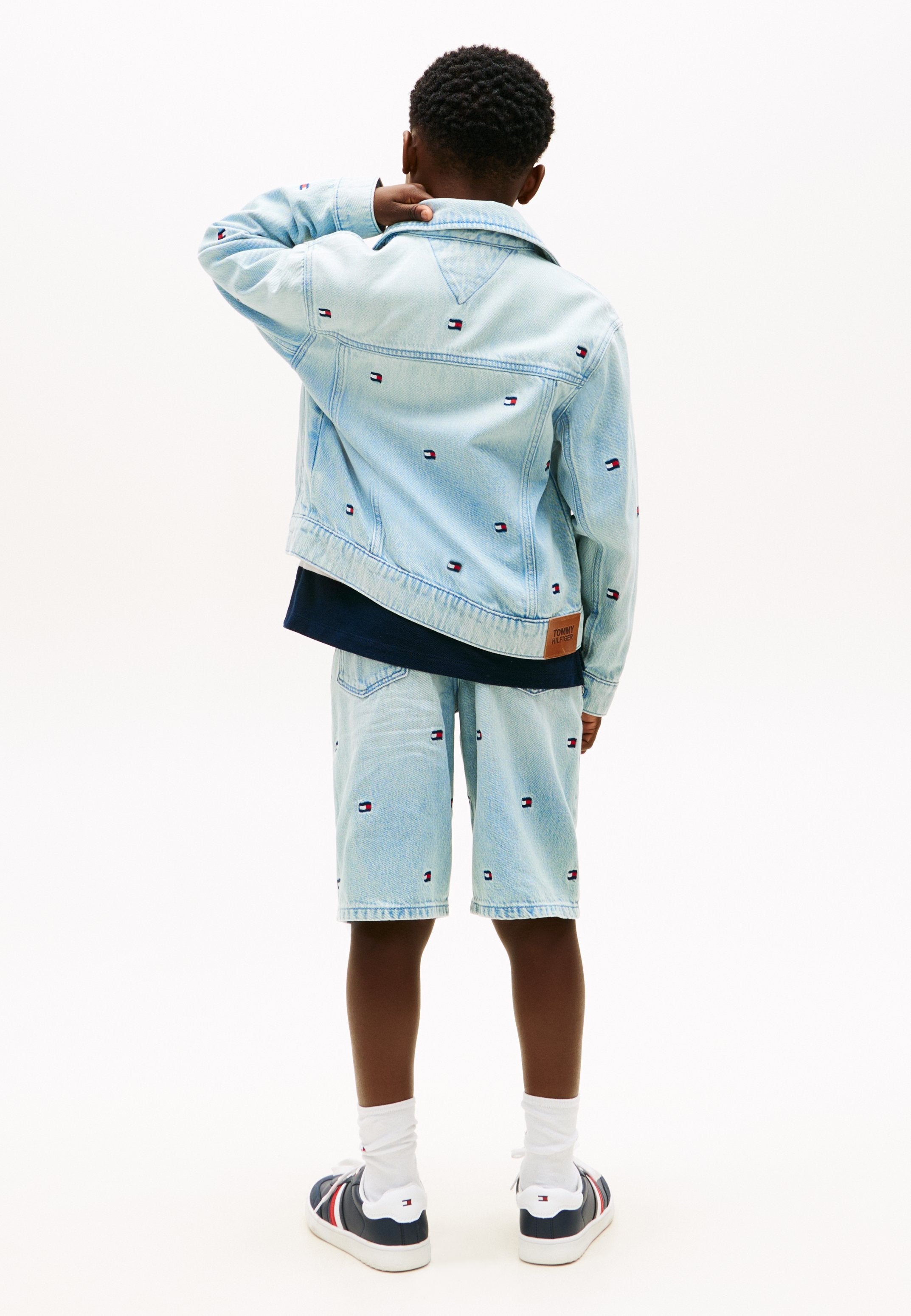 WAVY FLAG EMBROIDERY DENIM TRUCKER JACKET Media 4