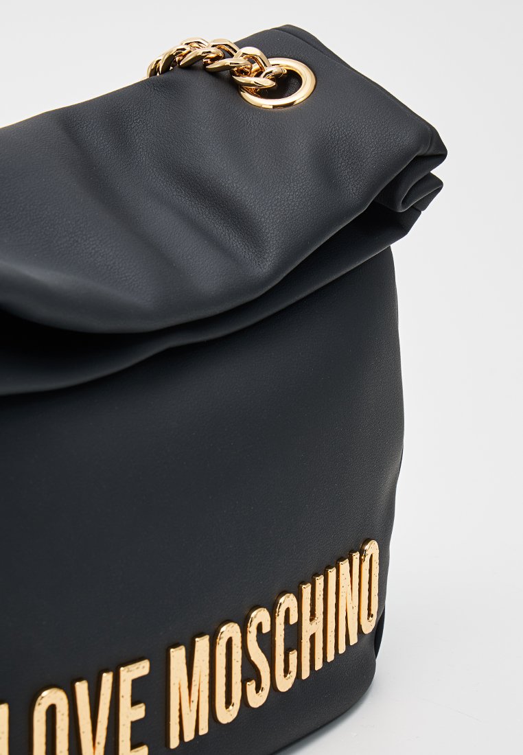 Love Moschino