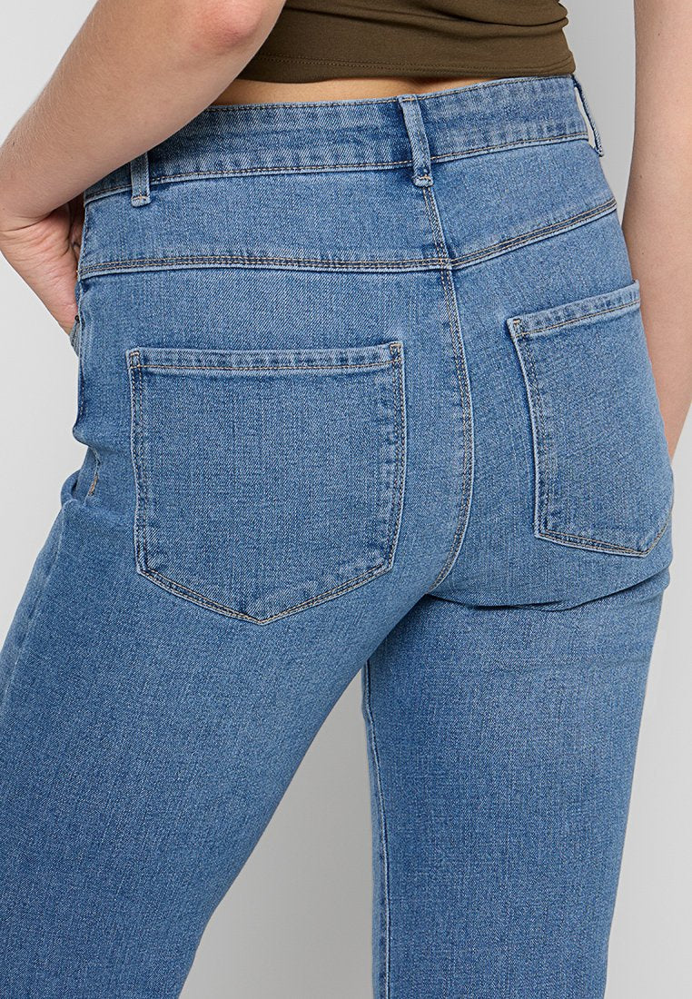 ONLY Petite Flared Jeans Media 7