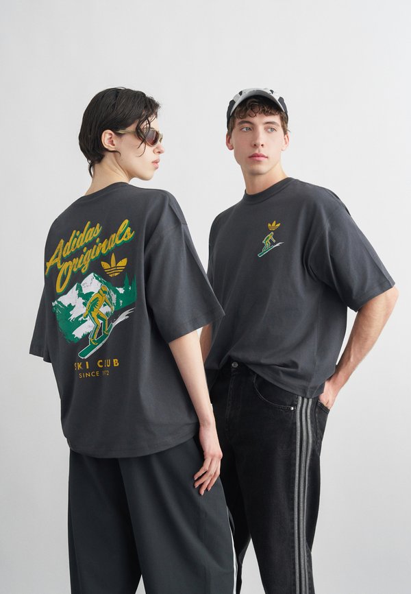 adidas Originals SKI CLUB UNISEX - Print T-shirt - carbon