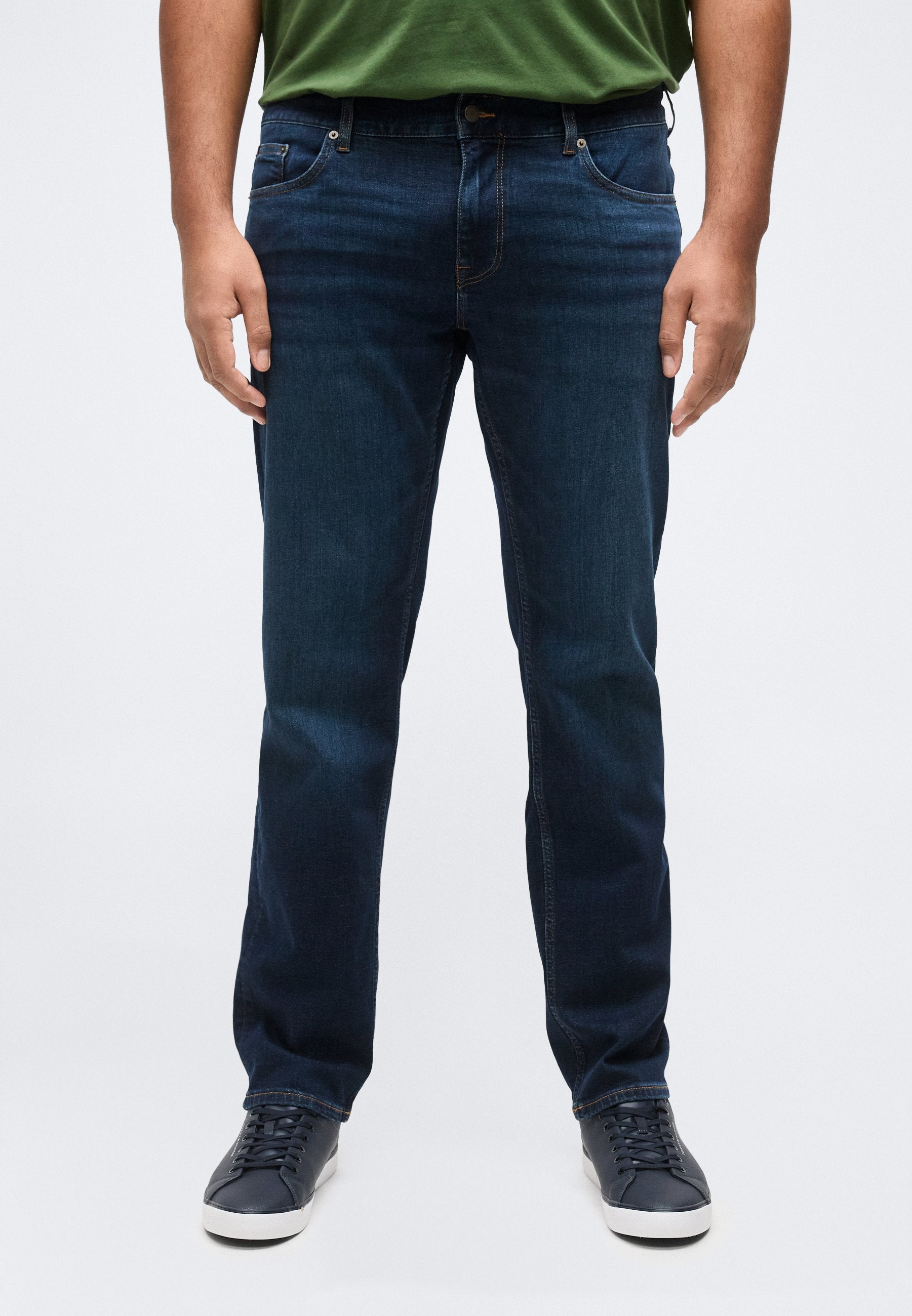 PLUS FADED REGULAR JEANS Media 3