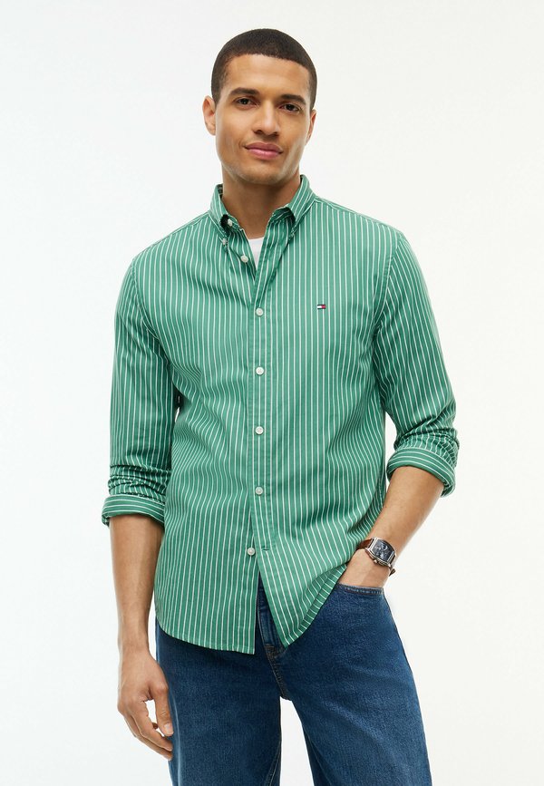 Tommy Hilfiger FLEX HAIRLINE POPLIN RF SHIRT - Shirt - alaskan green   stripe