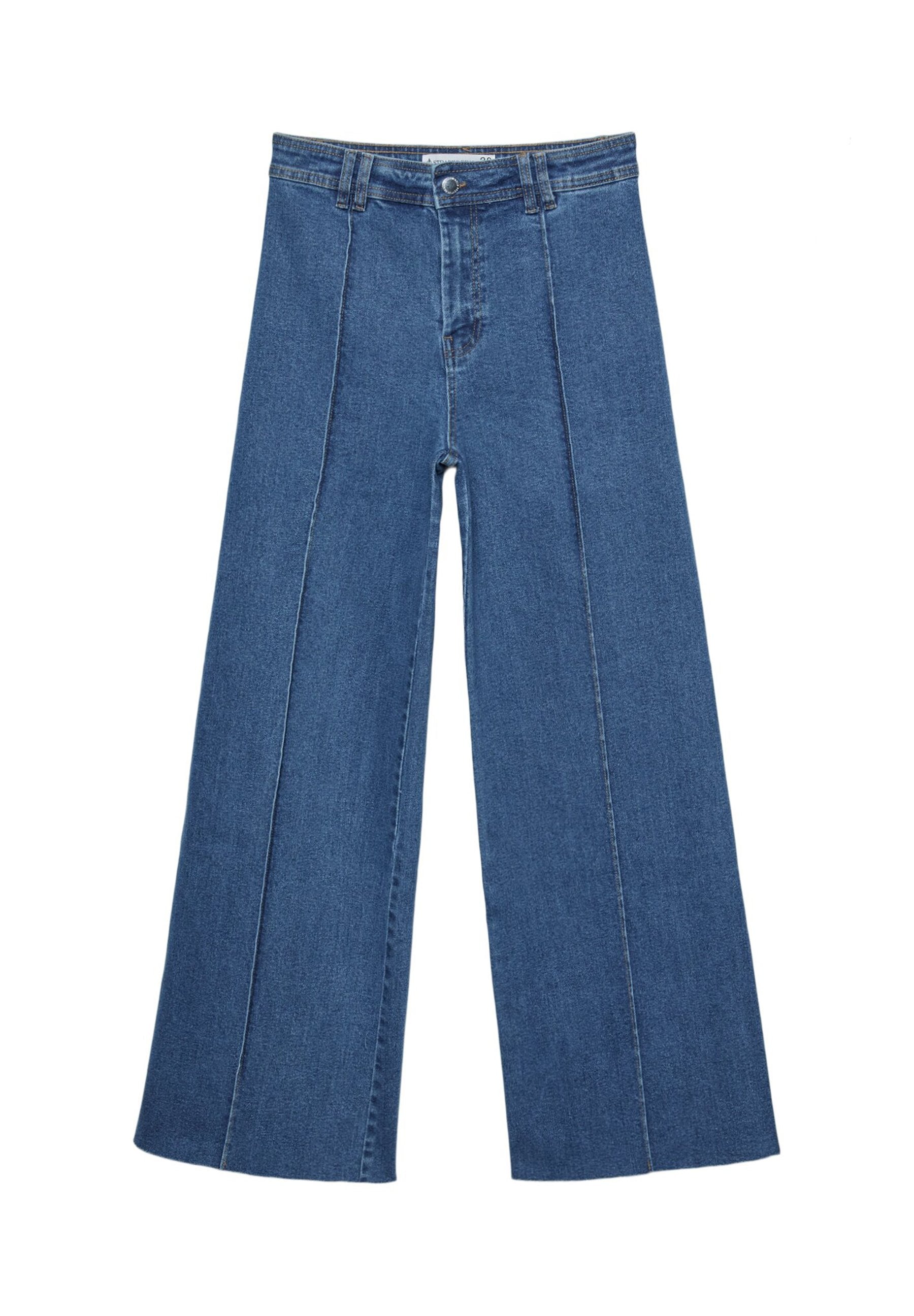 Weite Jeans aus Denim in Mittelblau, mit hoher Taille, Knopfverschluss und kontrastierenden vertikalen Nahtdetails an der Vorderseite.