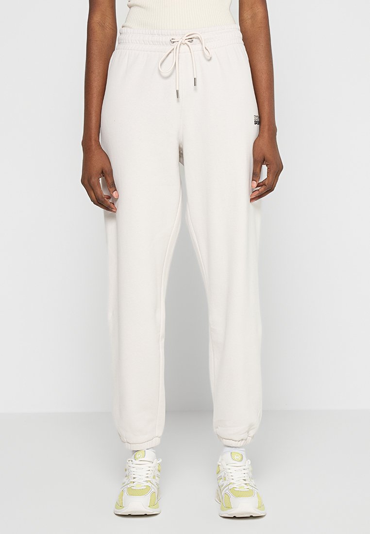 DKNY Sport