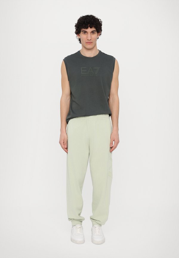 EA7 Emporio Armani