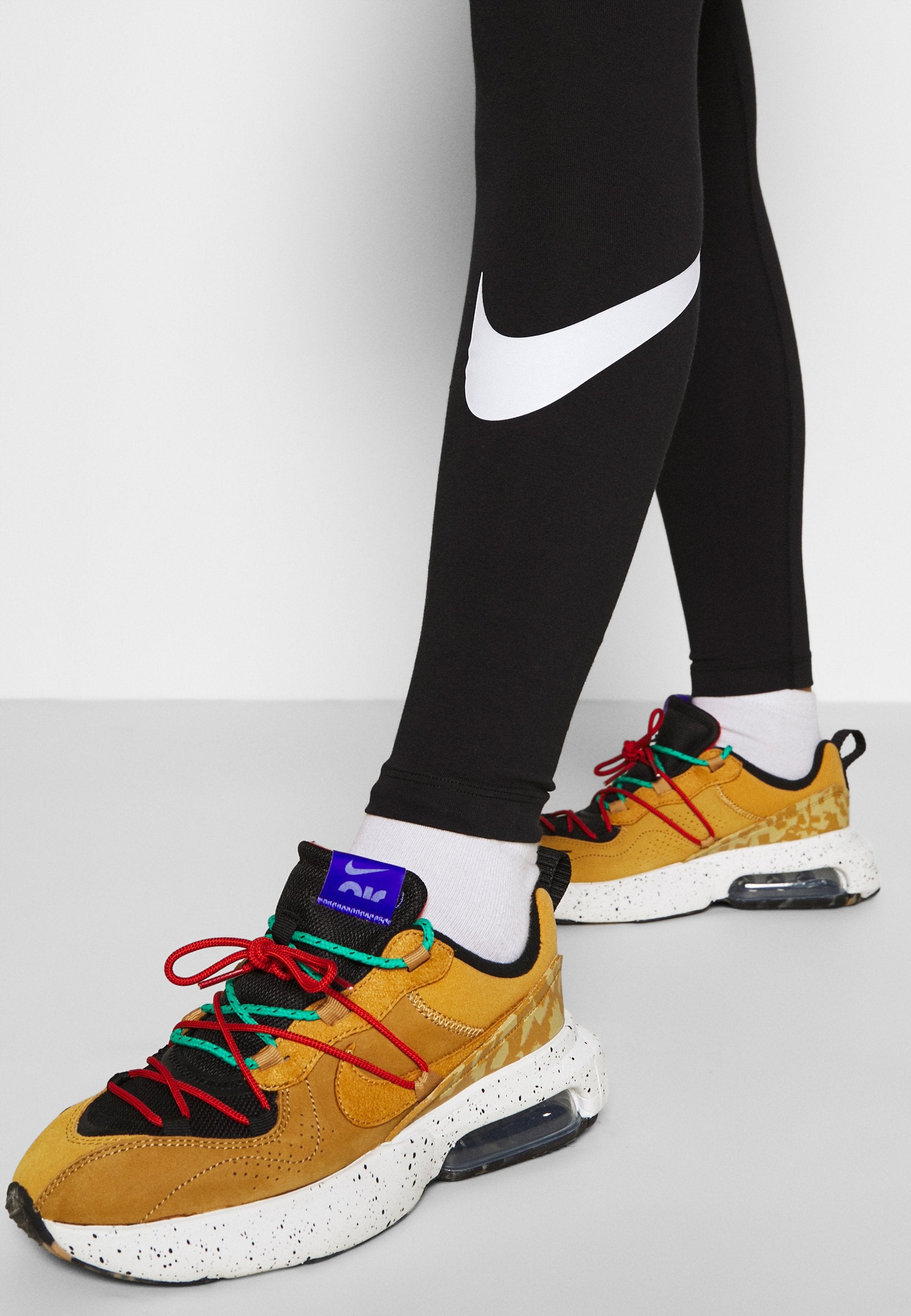 Nike Sportswear W NSW ESSNTL LGGNG SWOOSH MR