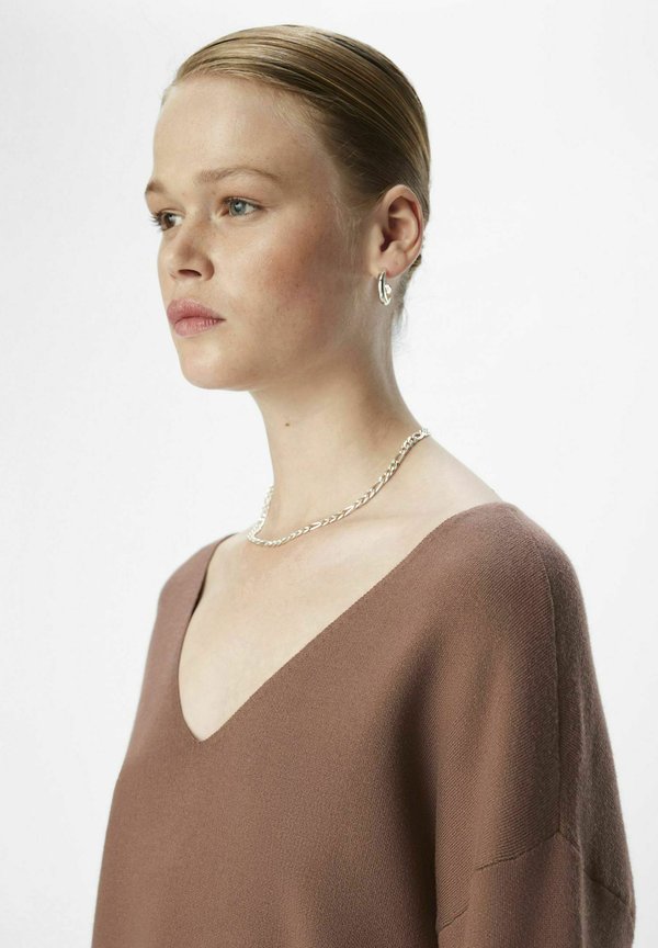 Object OBJREYNARD V-NECK PULLOVER E AW FAIR 23