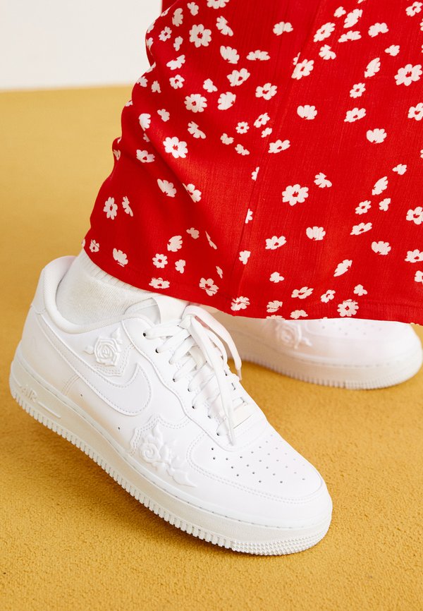 Nike Sportswear AIR FORCE 1 '07 SE - Trainers - white/black