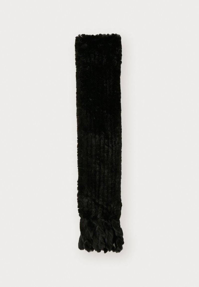 CECILIA SCARF Media 1