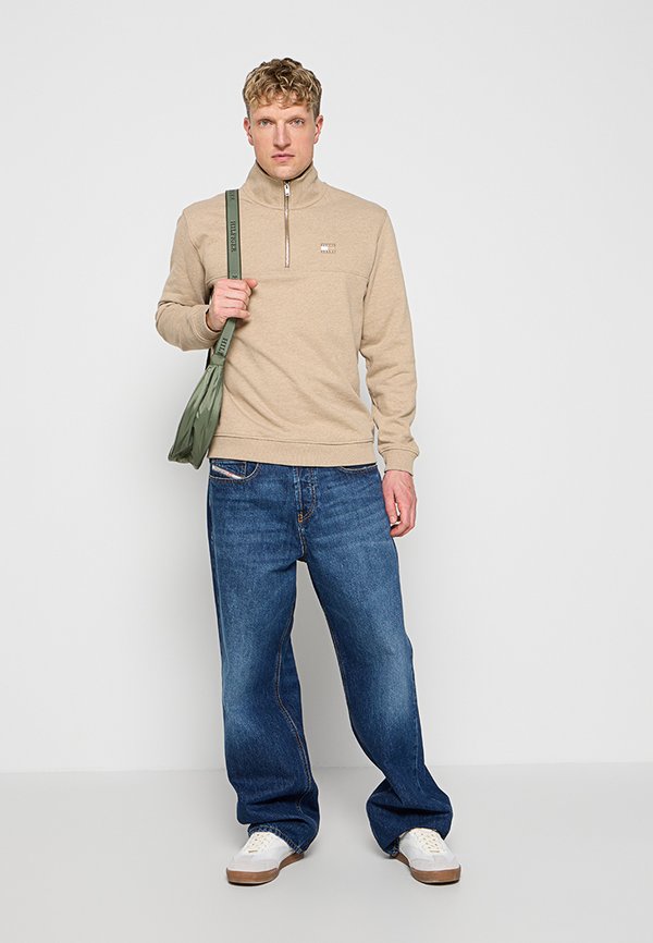 Tommy Jeans REGULAR FIT