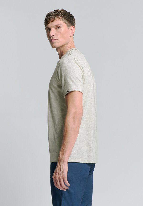 NO EXCESS CREWNECK