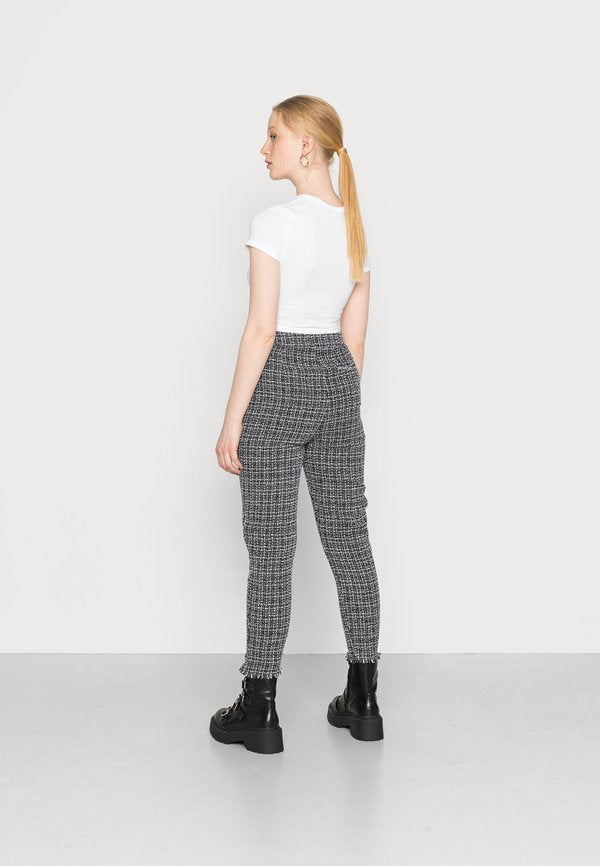 Missguided BOUCLE FRAYED