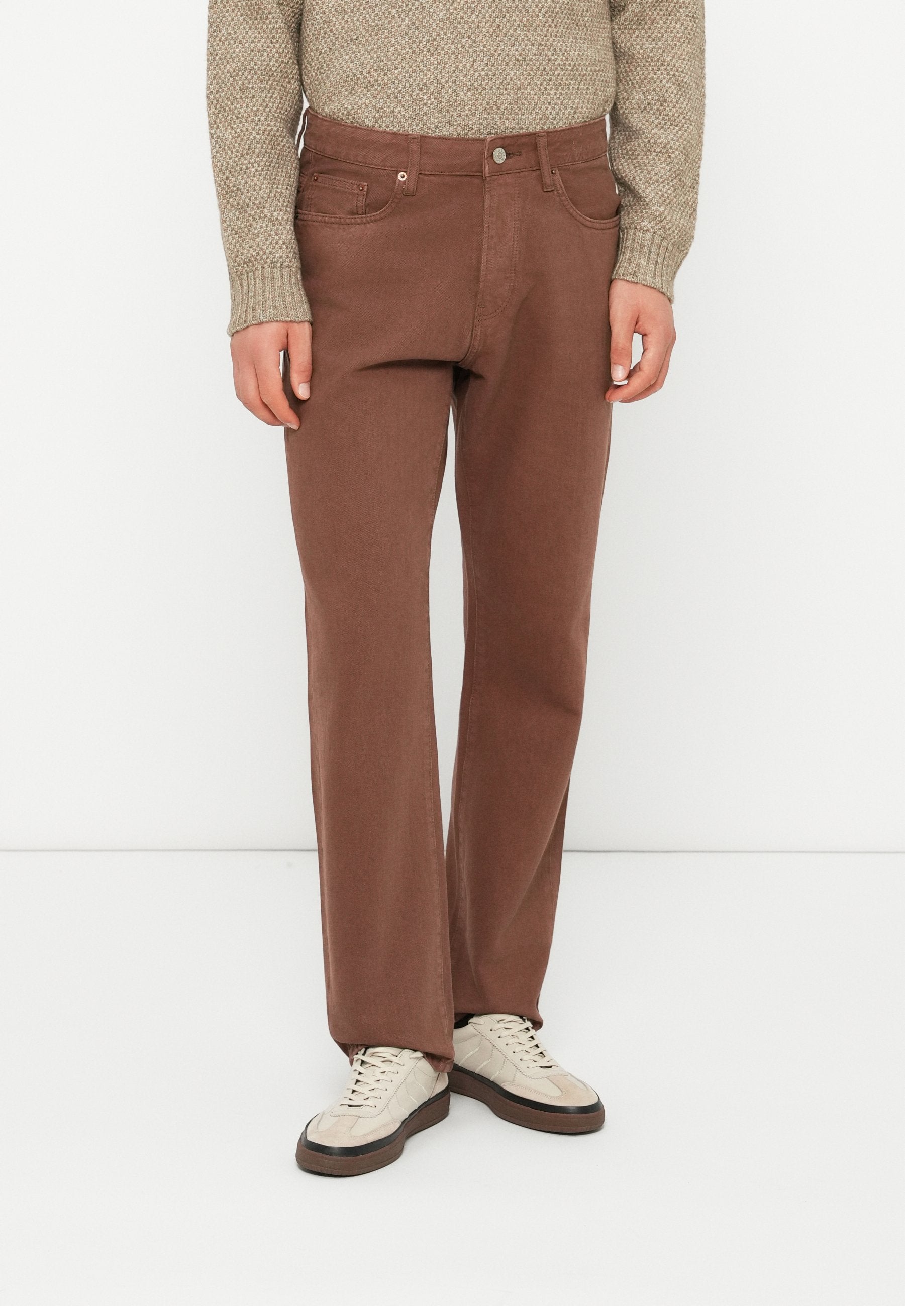 ONSEDGE STRAIGHT BROWN Media 3
