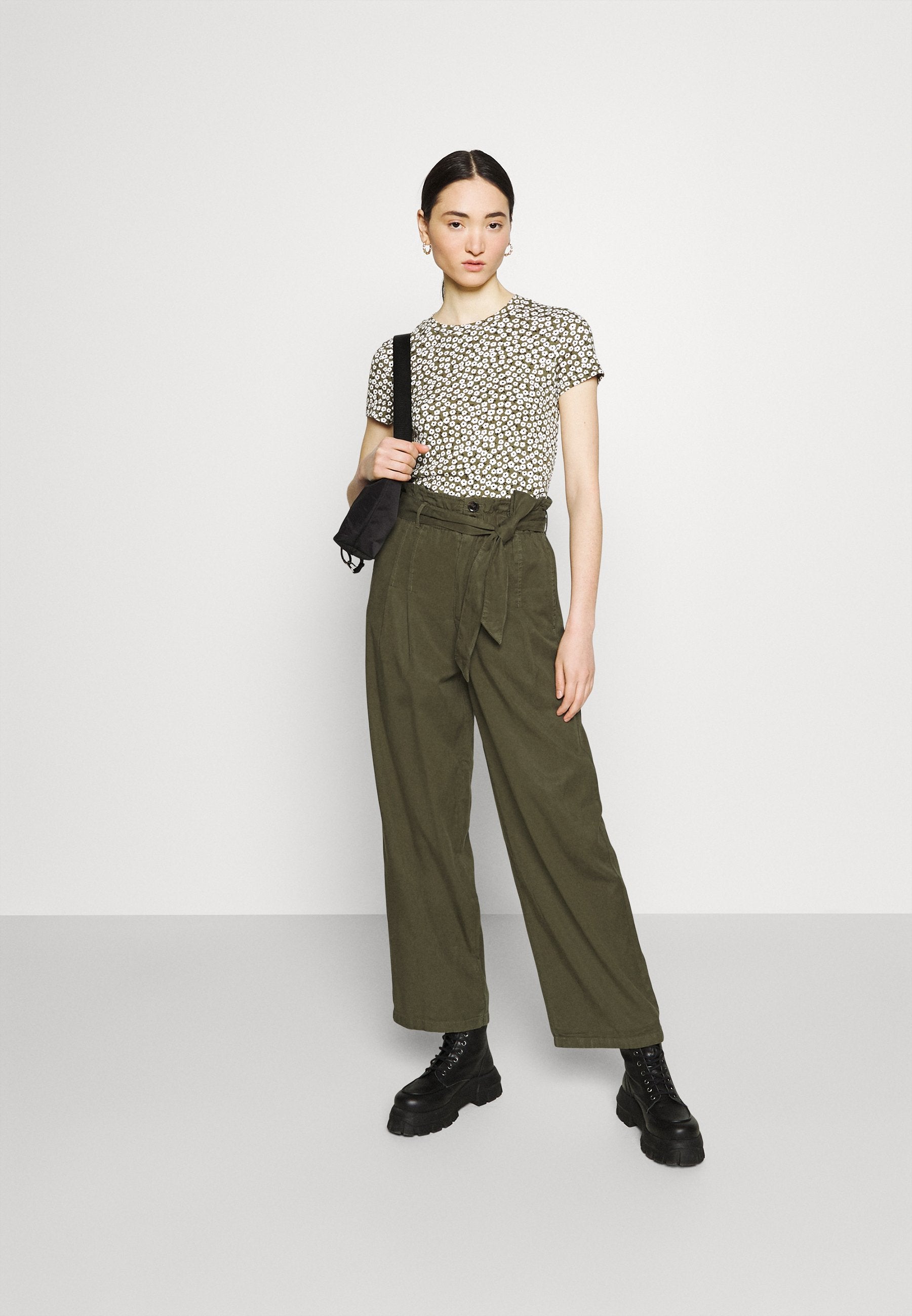 ONLY ONLPIPI LIFE PAPERBAG WIDE PANT