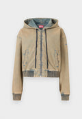 Eingekürzte Jeansjacke in Hellbraun mit einem Reißverschluss vorne, Kapuze, dunkelblauen Kordeln, zwei Seitentaschen sowie gerippten Bündchen und Saum.