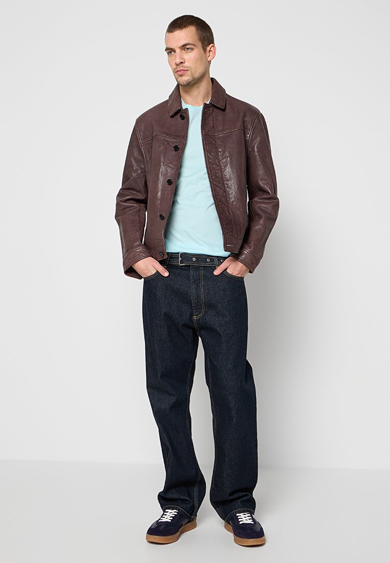 T-SHIRT SLIM FIT Media 2