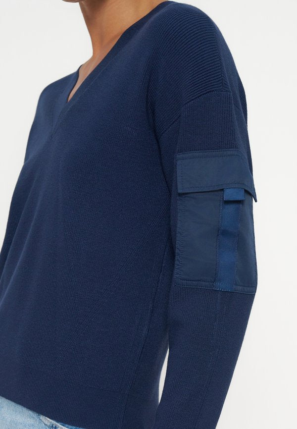DKNY