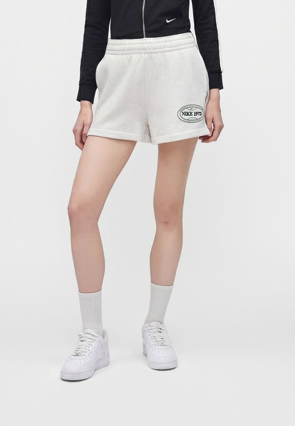 Nike Sportswear Shorts - birch