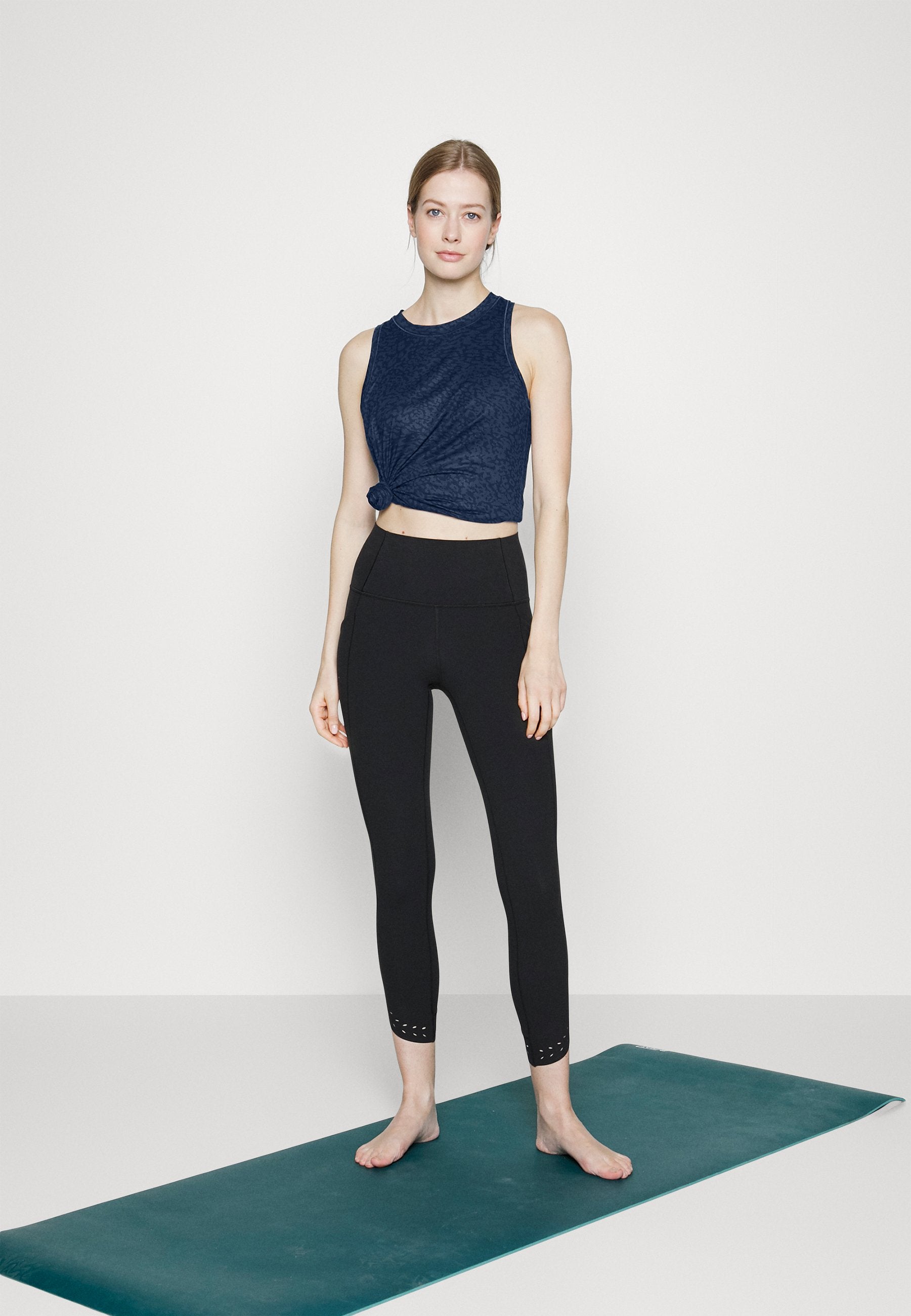 Athleta CHI TANK