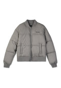 Graue Pufferjacke im Bomberstil, mit gerippten Bündchen und Saum, Reißverschluss und zwei Vorderreißverschlusstaschen. Mit Logo auf der Brust.