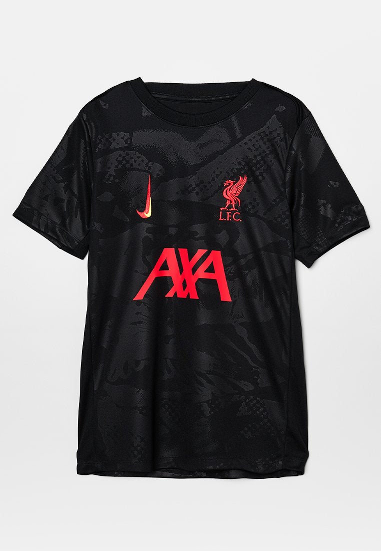 Schwarzes kurzärmliges Trikot mit Rundhalsausschnitt, das ein dezentes Muster, den roten Nike-Swoosh, das Wappen von Liverpool FC und das rote "AXA"-Logo aufweist.