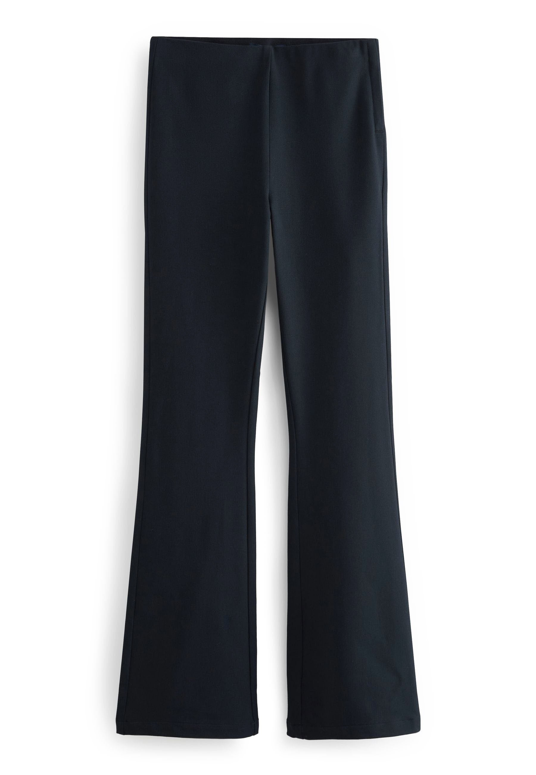 Schwarz ausgestellte Hose aus weichem, dehnbarem Material; hat eine glatte Textur und einen elastischen Bund ohne sichtbare Beschläge oder Verzierungen.